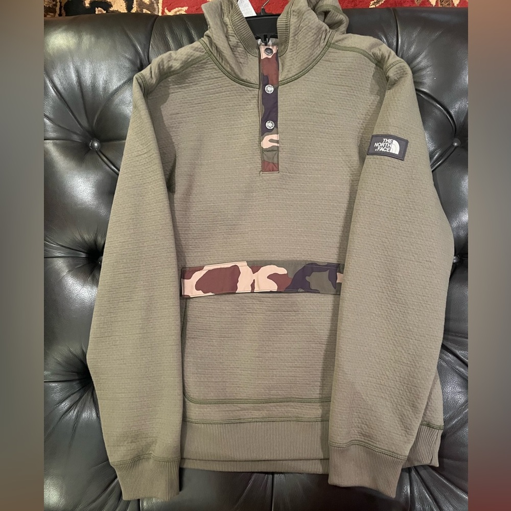 Hooded north face pullover sz large